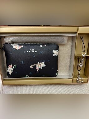 NWT Coach Snowman Print Wristlet Gift Set w Charms Box Holiday Limited Edition